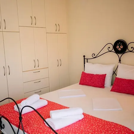 Aphrodite - Seafront Apartment, Melissi Апартаменты Мелисси