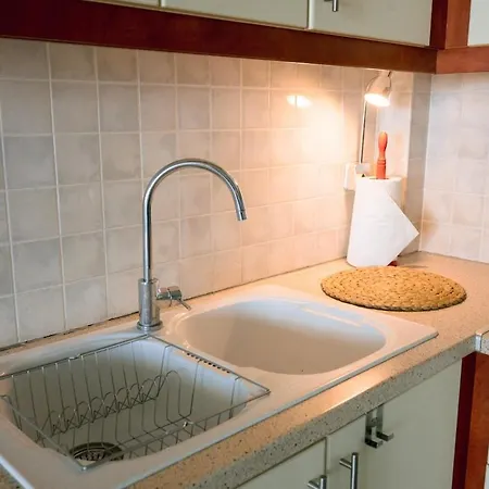 Aphrodite - Seafront Apartment, Melissi